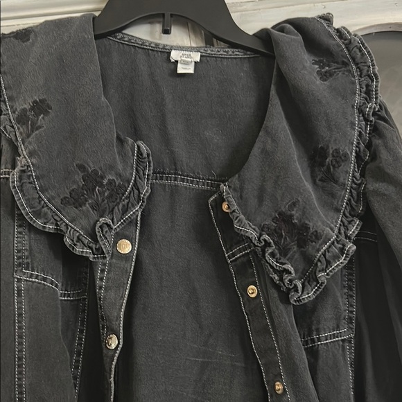 Black Ruffled Button-Up Dress - Picture 7 of 10